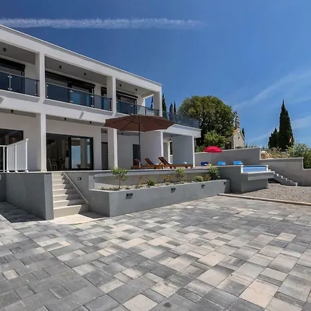Holiday home E